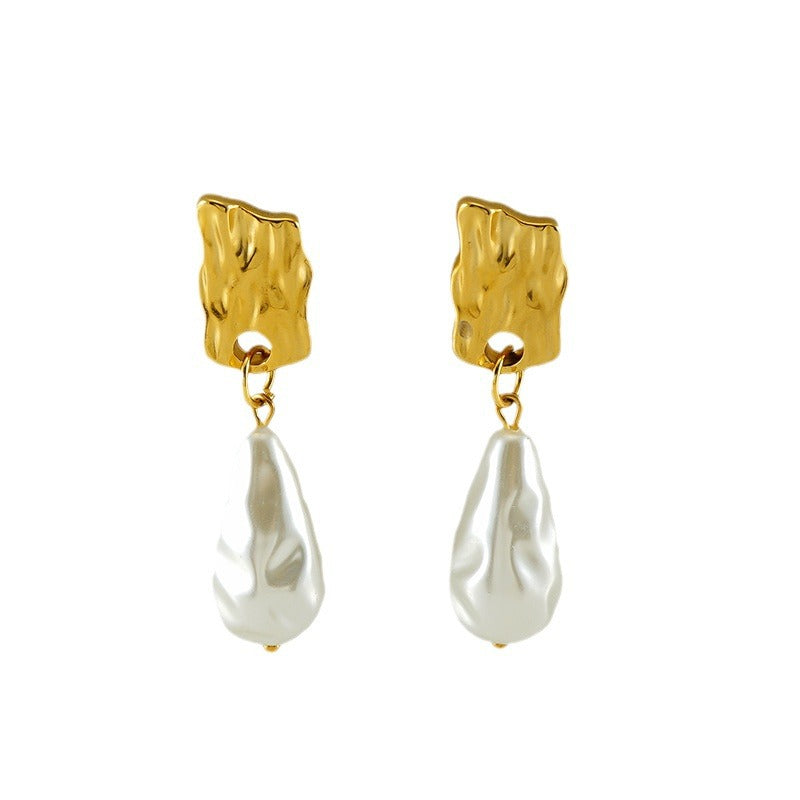 Beautiful Pearl Drop Earrings in 18k Gold-Plated Stainless Steel