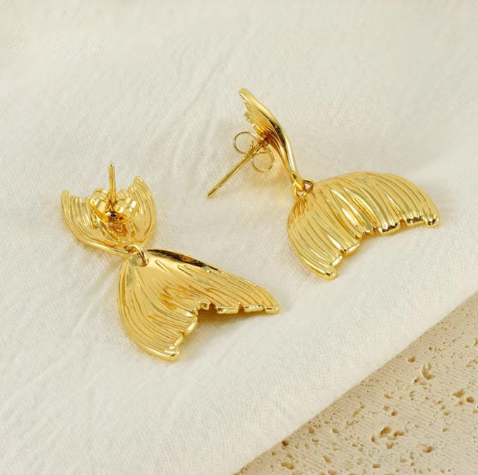 Elegant Ocean Tail-Inspired Earrings in 18k Gold-Plated Stainless Steel