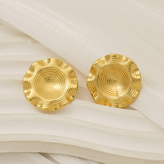 Detailed Round Gold Earrings in 18k Gold-Plated Stainless Steel